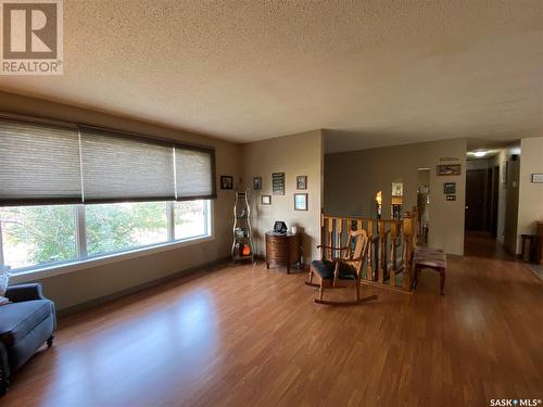 139 Stewart Crescent, Kindersley, SK - Indoor Photo Showing Living Room