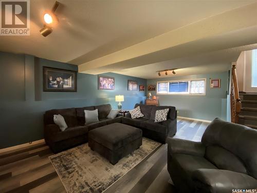 139 Stewart Crescent, Kindersley, SK - Indoor Photo Showing Living Room