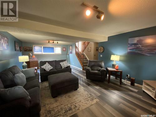 139 Stewart Crescent, Kindersley, SK - Indoor Photo Showing Living Room