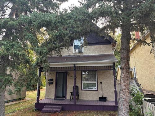 151 2Nd Street, Brandon, MB - Outdoor