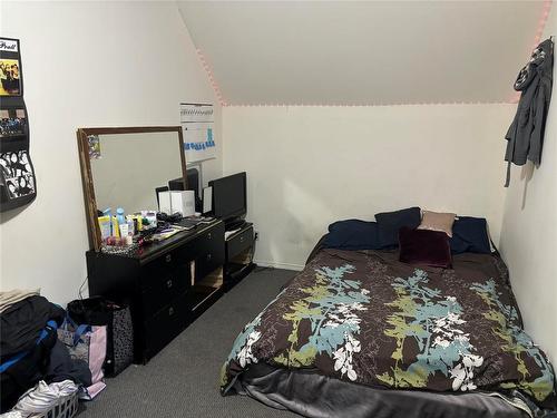 151 2Nd Street, Brandon, MB - Indoor Photo Showing Bedroom