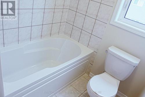 76 Cooke Avenue, Brantford, ON - Indoor Photo Showing Bathroom