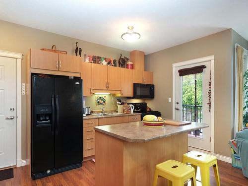 535 Harmston Ave, Courtenay, BC - Indoor Photo Showing Kitchen