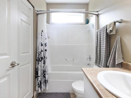 535 Harmston Ave, Courtenay, BC - Indoor Photo Showing Bathroom