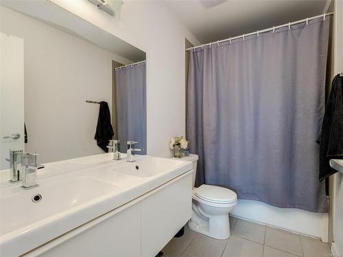 321-2871 Jacklin Rd, Langford, BC - Indoor Photo Showing Bathroom