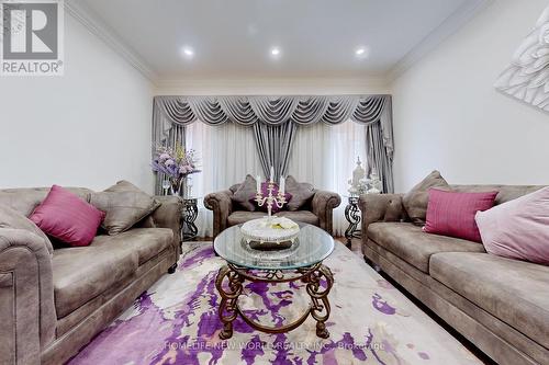 5117 Dubonet Drive, Mississauga, ON - Indoor Photo Showing Living Room