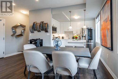 61 - 383 Dundas Street E, Hamilton (Waterdown), ON - Indoor Photo Showing Dining Room