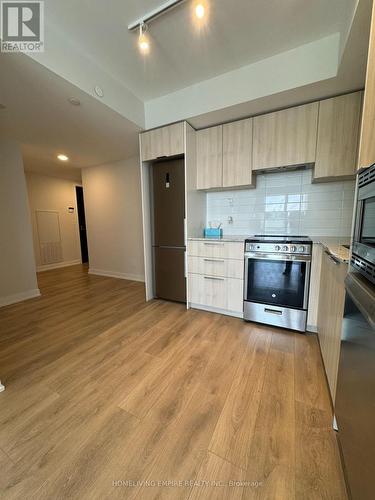 1212 - 501 Yonge Street, Toronto (Bay Street Corridor), ON - Indoor Photo Showing Kitchen