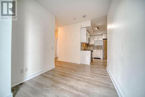 319 - 128 Fairview Mall Drive, Toronto (Don Valley Village), ON - Indoor Photo Showing Kitchen