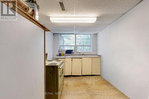 807 Scarborough Golf Clu Road, Toronto (Woburn), ON - Indoor Photo Showing Kitchen