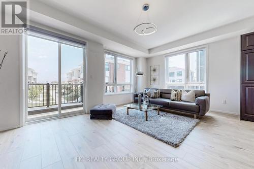 10 Emily Charron Lane, Richmond Hill, ON - Indoor Photo Showing Living Room