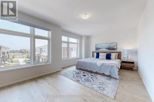 10 Emily Charron Lane, Richmond Hill, ON - Indoor Photo Showing Bedroom