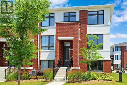 10 Emily Charron Lane, Richmond Hill, ON - Outdoor With Facade