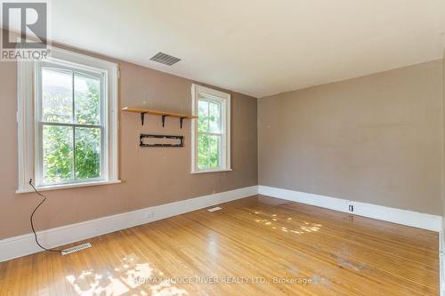 73 Victoria Avenue N, Kawartha Lakes, ON - Indoor Photo Showing Other Room