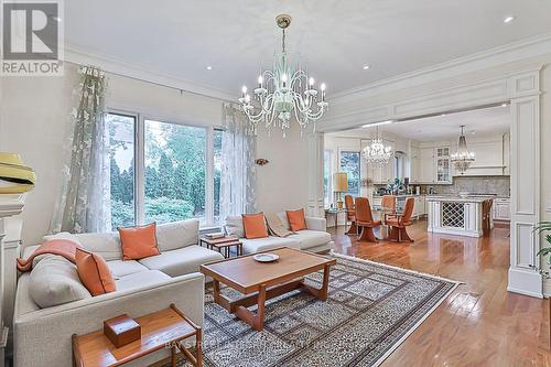 50 Leacroft Crescent, Toronto, ON - Indoor Photo Showing Living Room