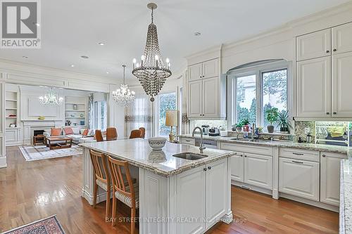 50 Leacroft Crescent, Toronto, ON - Indoor Photo Showing Kitchen With Upgraded Kitchen