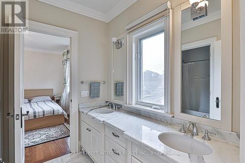 50 Leacroft Crescent, Toronto, ON - Indoor Photo Showing Bathroom