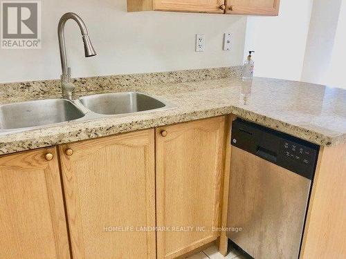 278 - 306 John Street, Markham (Aileen-Willowbrook), ON - Indoor Photo Showing Kitchen With Double Sink