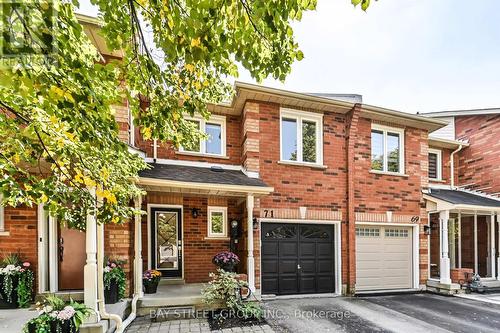 71 Silverdart Crescent, Richmond Hill, ON - Outdoor With Facade