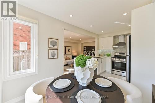 71 Silverdart Crescent, Richmond Hill, ON - Indoor Photo Showing Dining Room