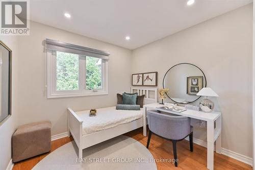 71 Silverdart Crescent, Richmond Hill, ON - Indoor Photo Showing Bedroom