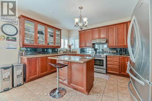 170 The Queensway, Barrie (Innis-Shore), ON - Indoor Photo Showing Kitchen