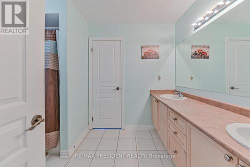 170 The Queensway, Barrie (Innis-Shore), ON - Indoor Photo Showing Bathroom