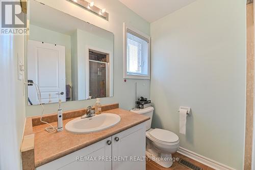 170 The Queensway, Barrie (Innis-Shore), ON - Indoor Photo Showing Bathroom