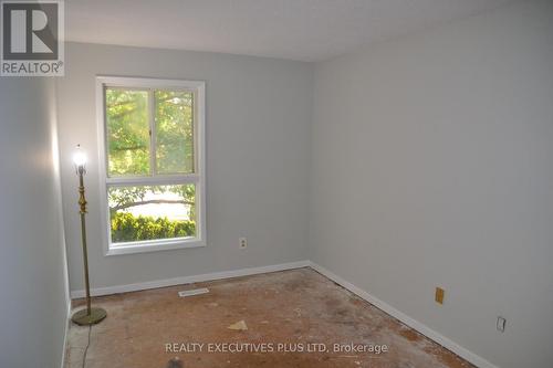 1002 Elizabeth Place N, Oakville, ON - Indoor Photo Showing Other Room