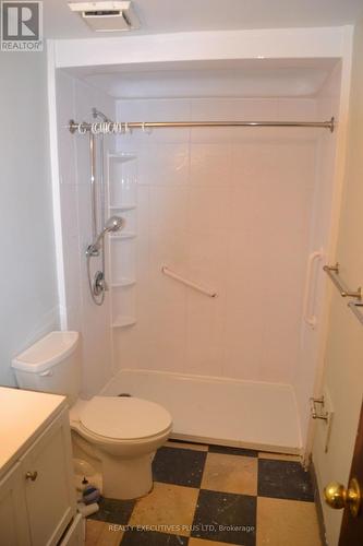 1002 Elizabeth Place N, Oakville (Iroquois Ridge South), ON - Indoor Photo Showing Bathroom