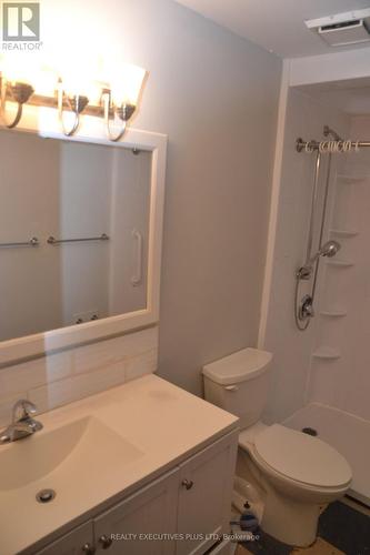 1002 Elizabeth Place N, Oakville (Iroquois Ridge South), ON - Indoor Photo Showing Bathroom