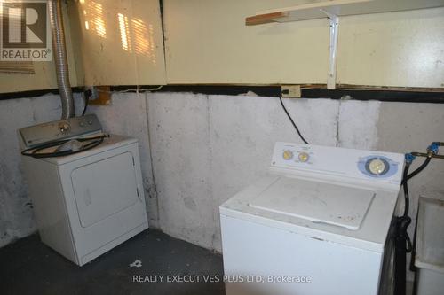 1002 Elizabeth Place N, Oakville (Iroquois Ridge South), ON - Indoor Photo Showing Laundry Room