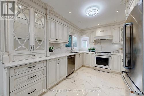 30 John Button Boulevard, Markham (Buttonville), ON - Indoor Photo Showing Kitchen