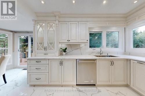 30 John Button Boulevard, Markham (Buttonville), ON - Indoor Photo Showing Kitchen