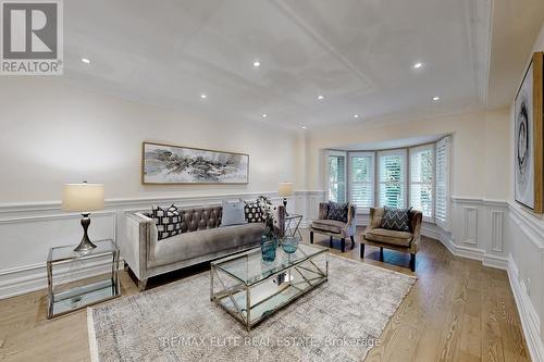 30 John Button Boulevard, Markham (Buttonville), ON - Indoor Photo Showing Living Room