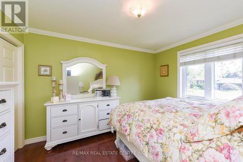 1363 Sheldon Avenue, Oakville (Bronte West), ON - Indoor Photo Showing Bedroom