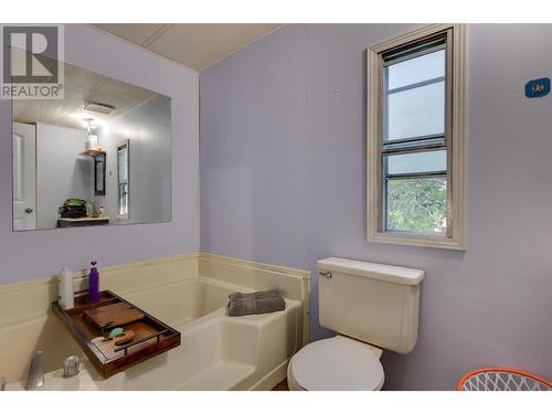 7505 Old Cariboo Highway, Prince George, BC - Indoor Photo Showing Bathroom