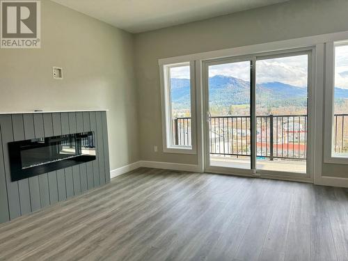 806 Cliff Avenue Unit# 107, Enderby, BC - Indoor Photo Showing Living Room With Fireplace