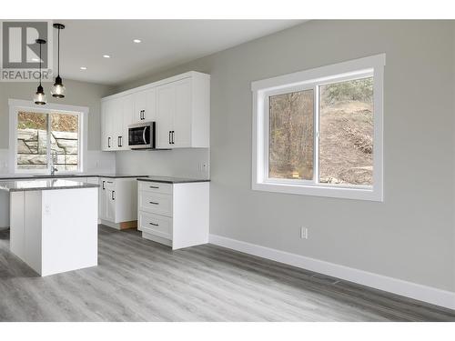 806 Cliff Avenue Unit# 107, Enderby, BC - Indoor Photo Showing Kitchen With Upgraded Kitchen