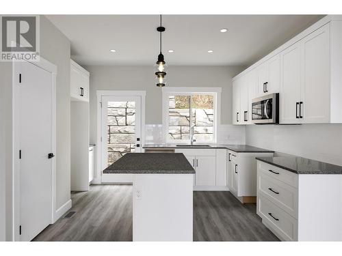 806 Cliff Avenue Unit# 107, Enderby, BC - Indoor Photo Showing Kitchen