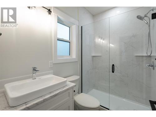 806 Cliff Avenue Unit# 107, Enderby, BC - Indoor Photo Showing Bathroom