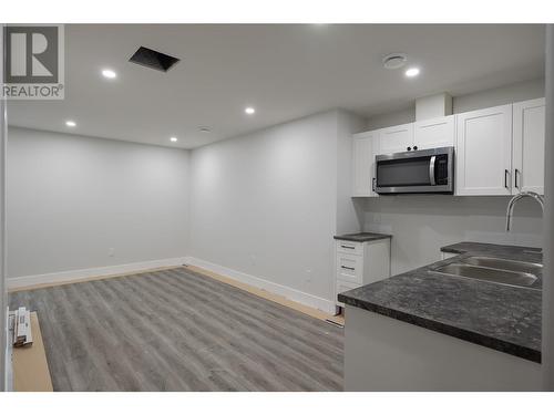 806 Cliff Avenue Unit# 107, Enderby, BC - Indoor Photo Showing Kitchen With Double Sink