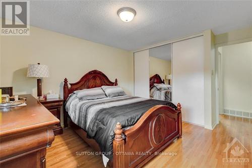 30 Tiverton Drive, Ottawa, ON - Indoor Photo Showing Bedroom