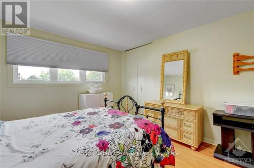 30 Tiverton Drive, Ottawa, ON - Indoor Photo Showing Bedroom