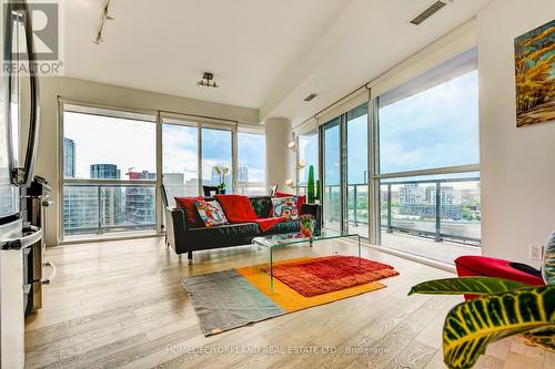 1703 - 20 Bruyeres Mews, Toronto (Waterfront Communities), ON - Indoor Photo Showing Living Room