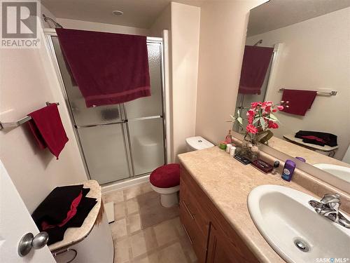 306 2006 7Th Street, Rosthern, SK - Indoor Photo Showing Bathroom