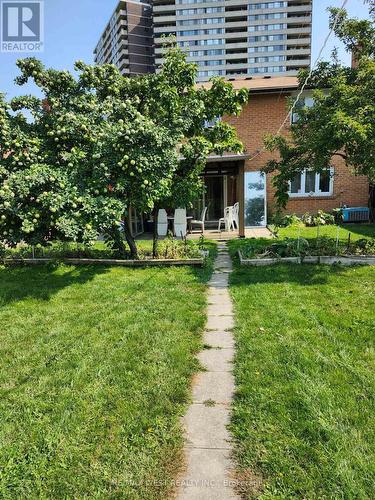 2112 Islington Avenue, Toronto (Kingsview Village-The Westway), ON - Outdoor