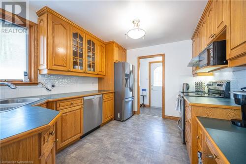 65 Keats Drive, Woodstock, ON - Indoor Photo Showing Kitchen