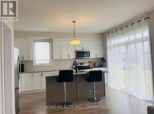 38 Allenwood Road, Springwater, ON - Indoor Photo Showing Kitchen