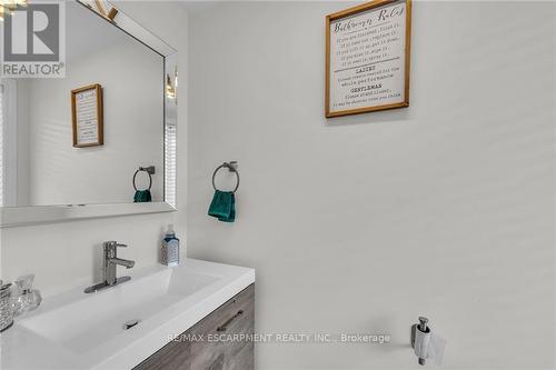 119 Donald Bell Drive, Hamilton, ON - Indoor Photo Showing Bathroom